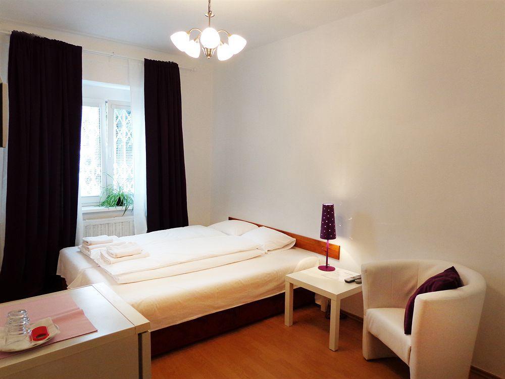 Pension Nika Prague Exterior photo