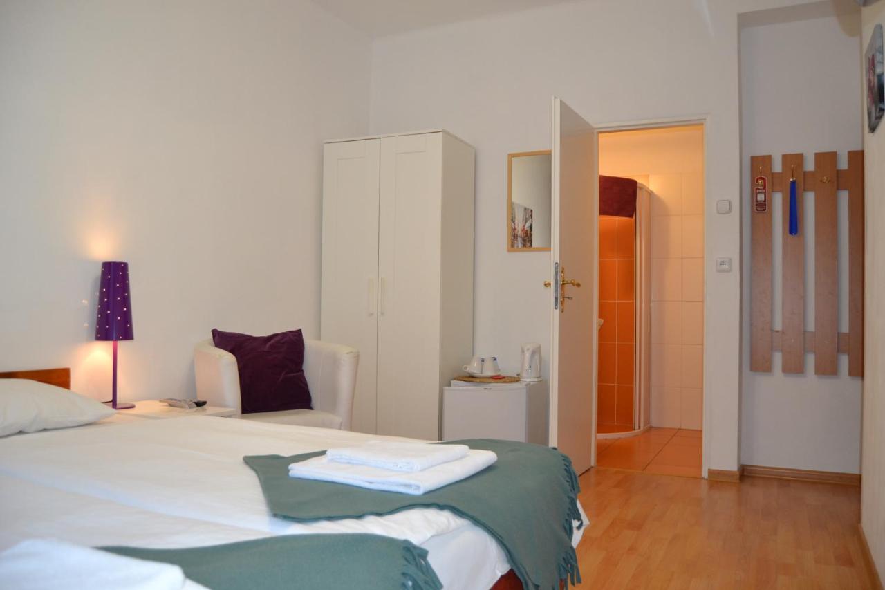 Pension Nika Prague Exterior photo